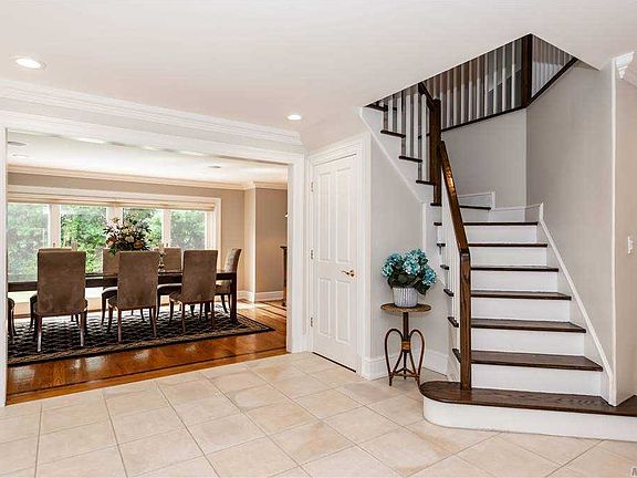 5th image of 24 High Meadow Ln