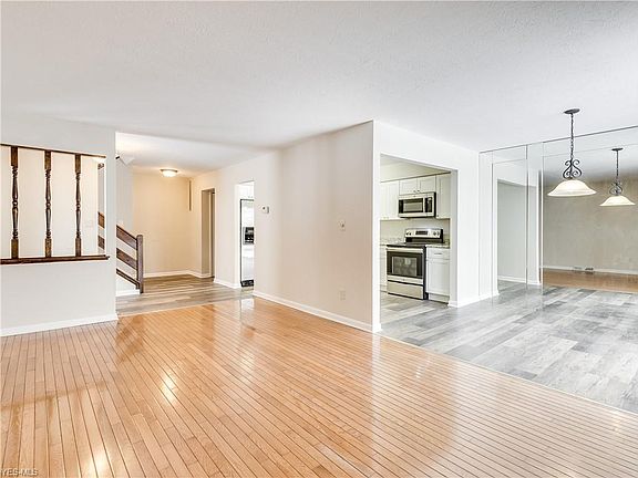 3rd image of 7559 Creekwood Dr #20D