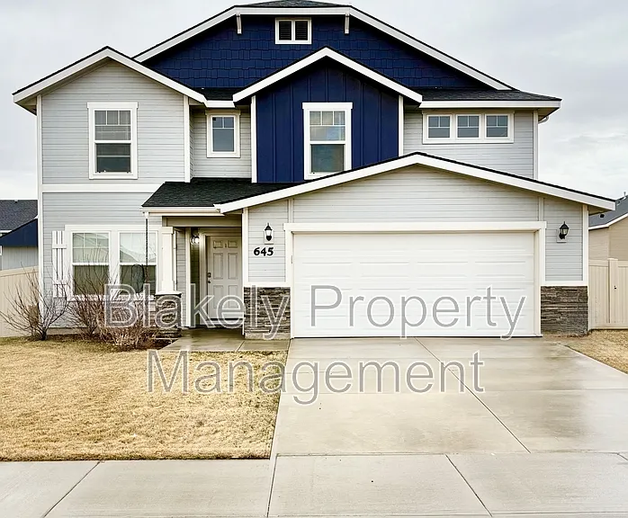 645 SW Inby St — Photo 1
