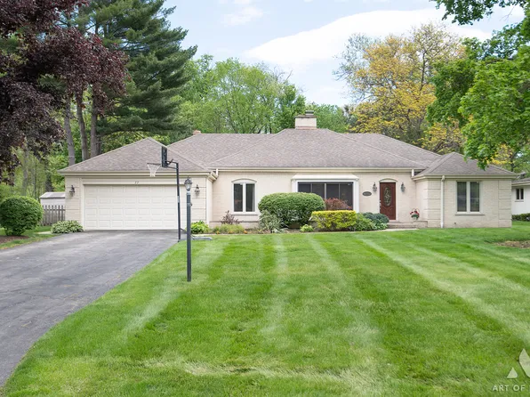 22 Essex Ln, Lincolnshire, IL 60069
