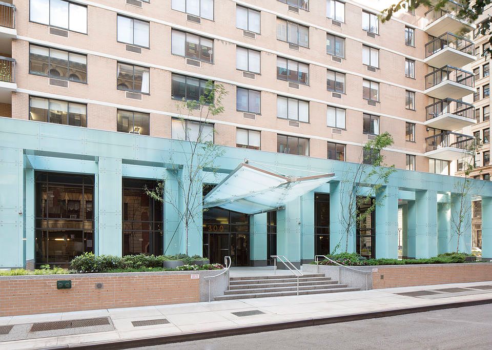 1st image of 300 Mercer St APT 27L