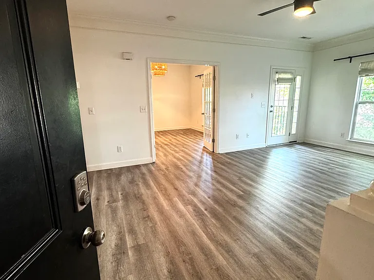 2304 Elliott Ave #103 — Photo 3