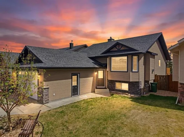 135 W Issard Close, Red Deer, AB T4R 0C2