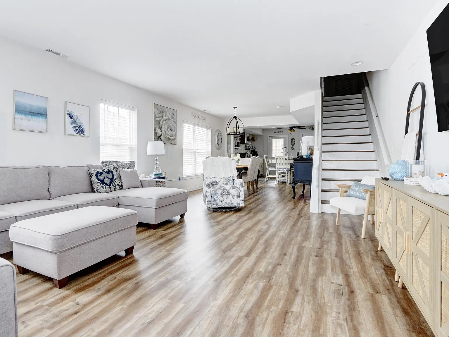 3 bed, 2.0 bath, $2,850 — Photo 3