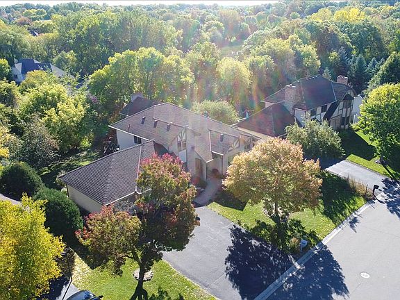 2nd image of 4600 Juneau Ln N