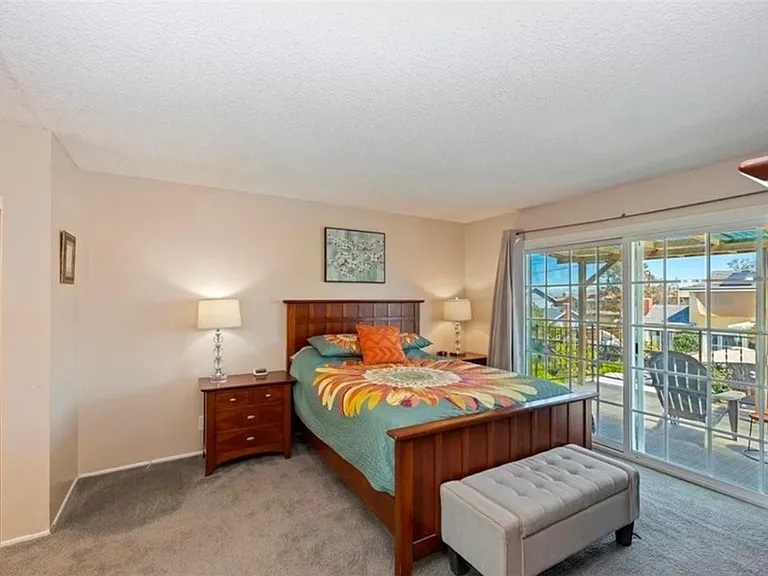 2447 Grove Ave — Photo 4
