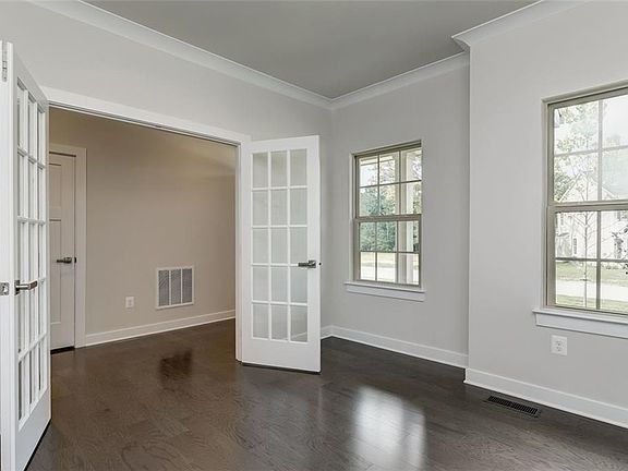 3rd image of 3059 Bluebird Ct
