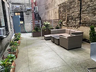 139 East 94th Street in Carnegie Hill