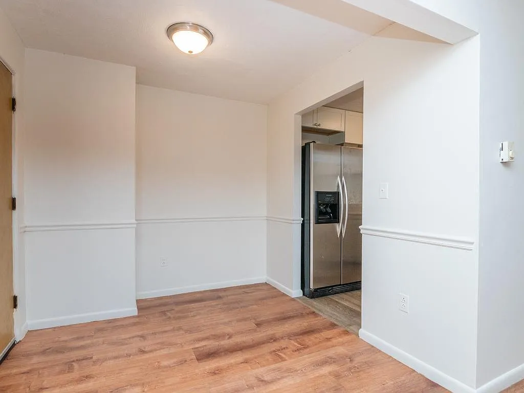 2 bed, 1000 sqft, $2,600 — Photo 4