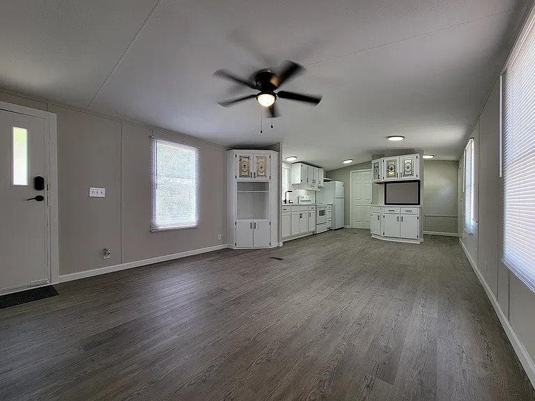 4 Edge St — Photo 1