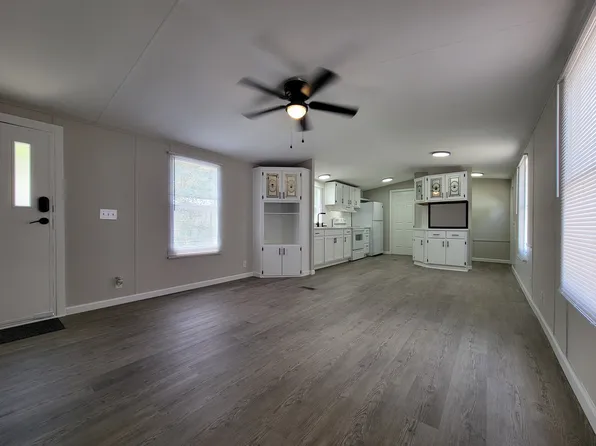 4 Edge St, Lexington, SC 29072