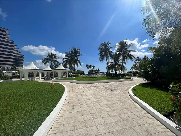 5151 Collins Ave #531 — Photo 30