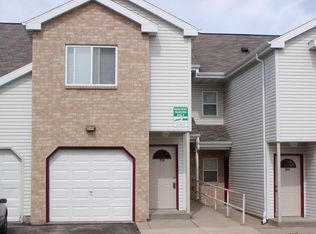 958 Rockefeller Ln, Madison, WI 53704