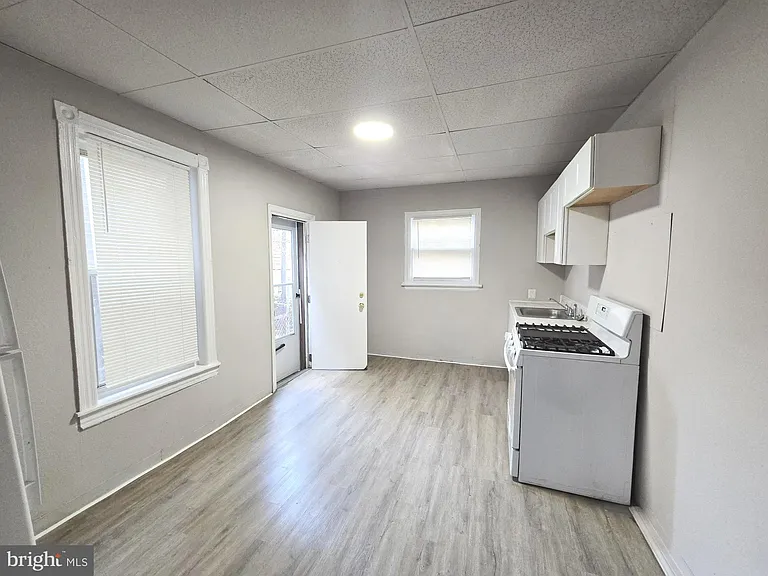 4436 N Chadwick St — Photo 7
