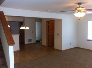 851 Stonecrop Dr, Hartford, WI 53027