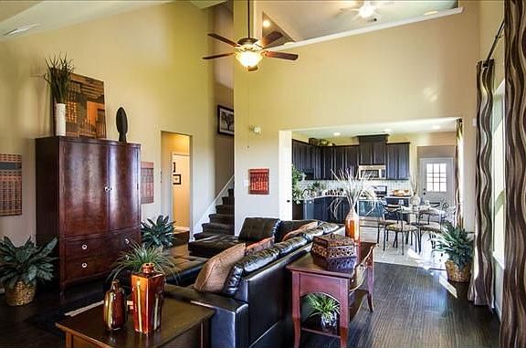 Carley at Canyon Lakes West