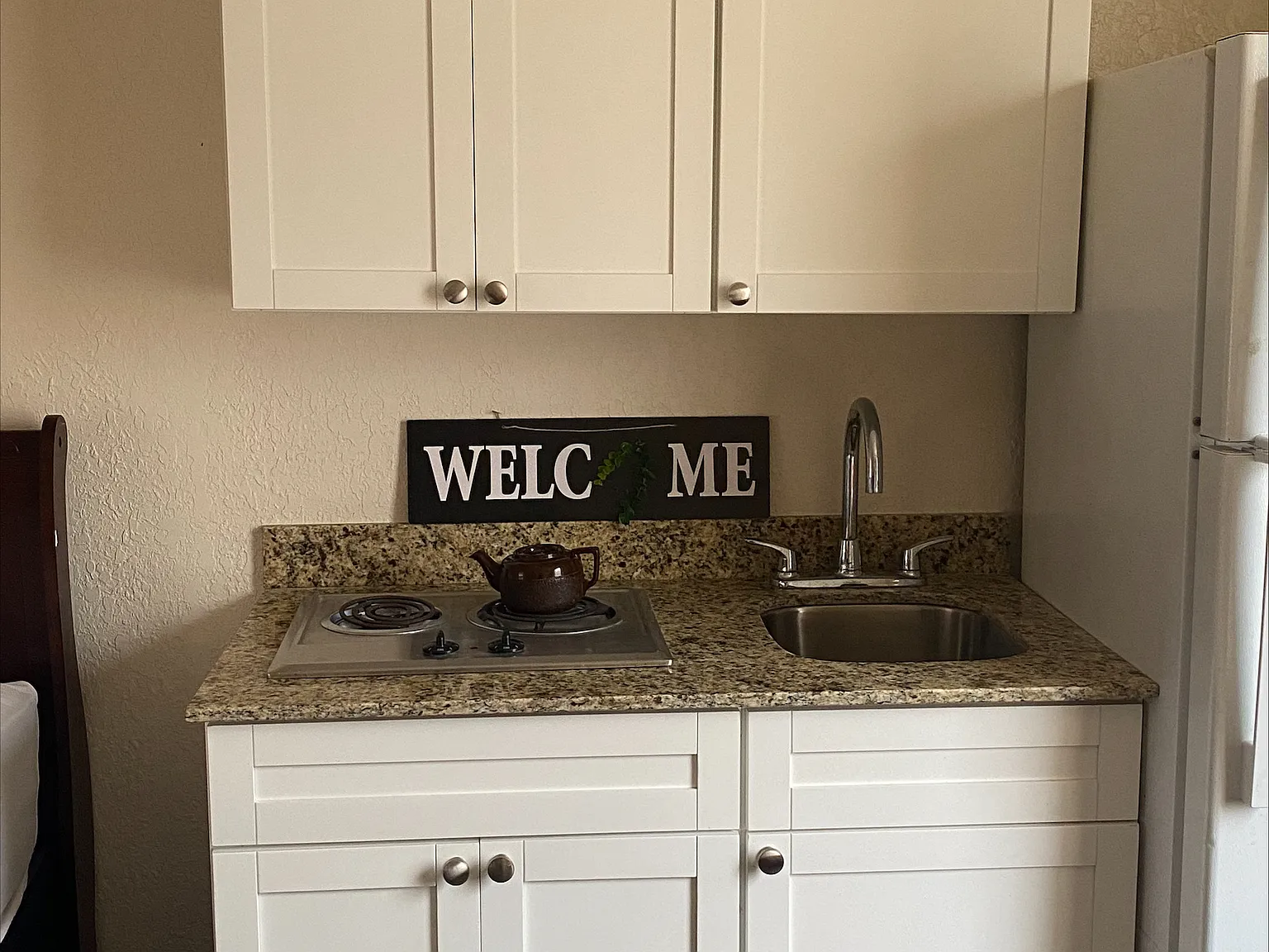 Studio, 593 sqft, $1,350 — Photo 2
