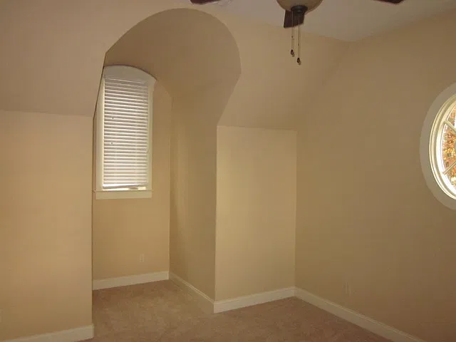 Studio, 6.5 bath, $850 — Photo 2