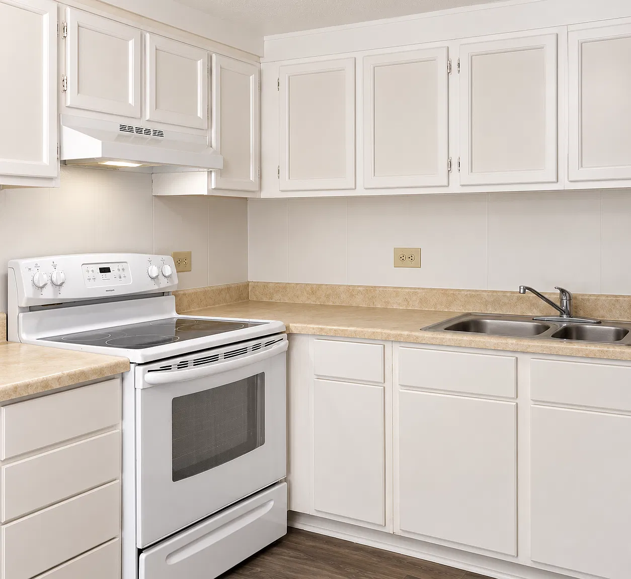 3 bed, $725 — Photo 2