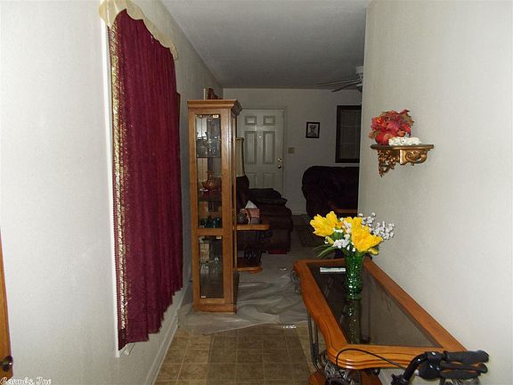 4th image of 525 W Jackson Ave