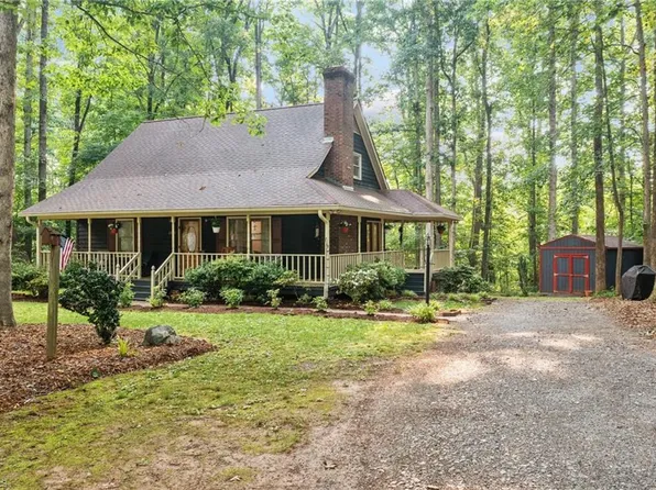 6836 Taylor Woods Ln, Pleasant Garden, NC 27313