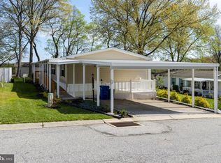 28 Cedar St, Manchester, PA 17345