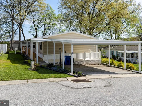 28 Cedar St, Manchester, PA 17345