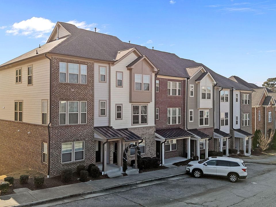 1st image of 440 Oak Pine Dr
