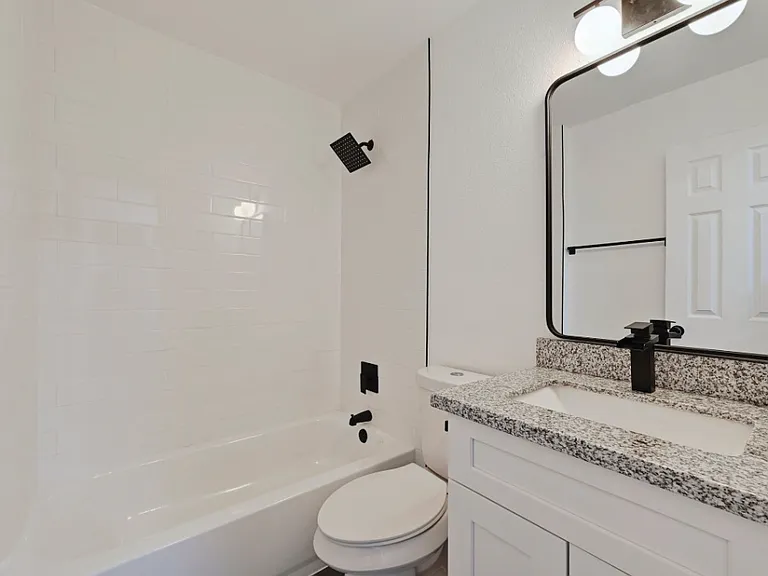 2303 Cedrick Cv #C — Photo 4