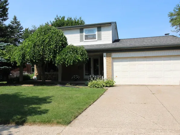 40147 Spitz Dr, Sterling Heights, MI 48313