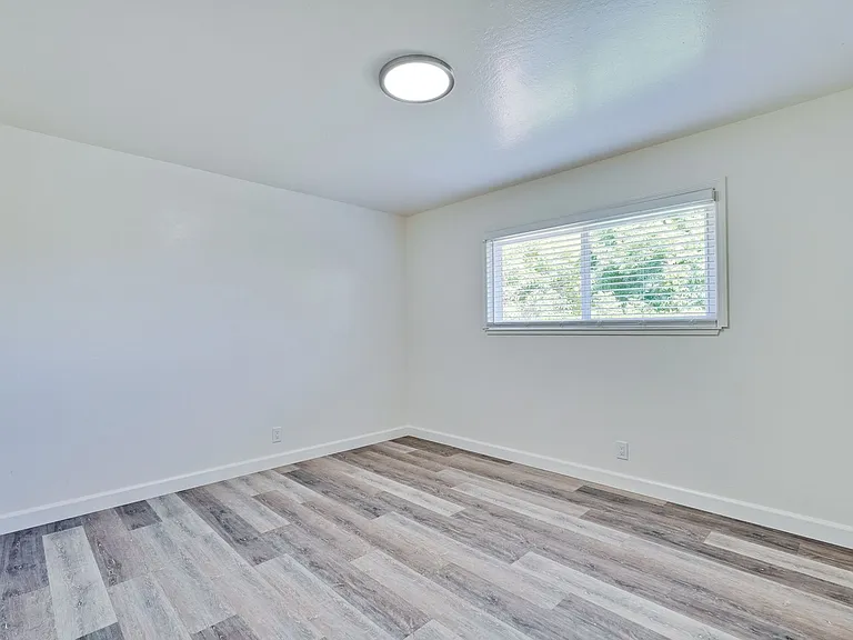800 W Hacienda Ave — Photo 14
