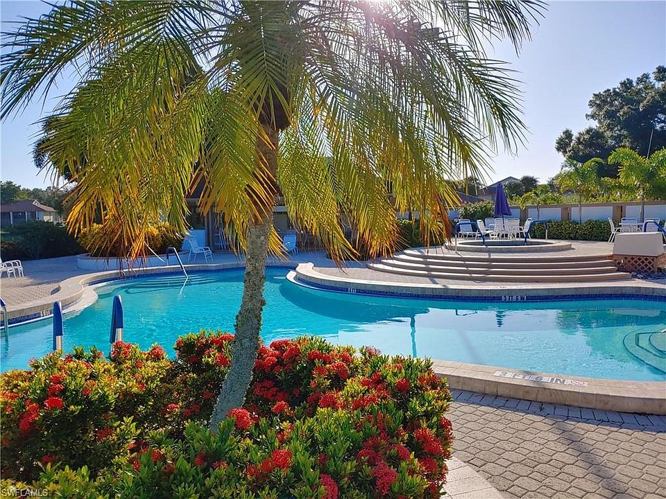 Gorgeous salt water pool, spa, restrooms, outdoor shower, grills, fridge, seating area w/newer pull-down screens & more!