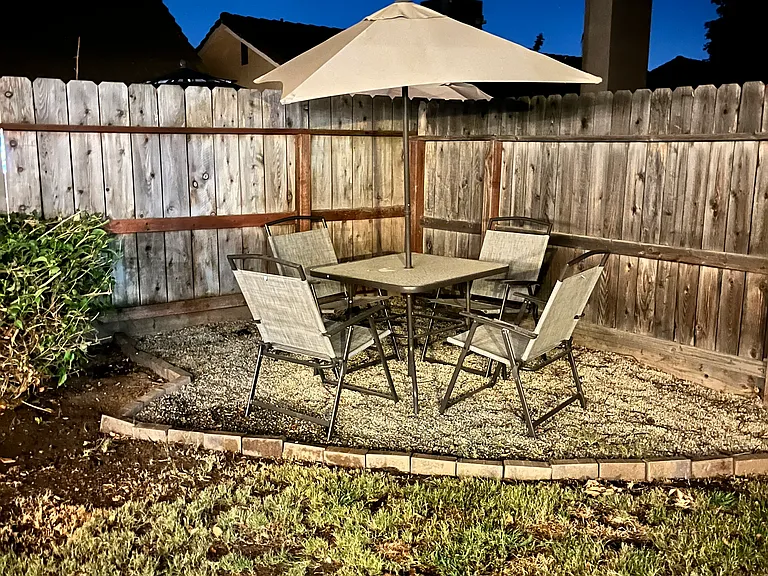 2197 E Pryor Dr — Photo 8