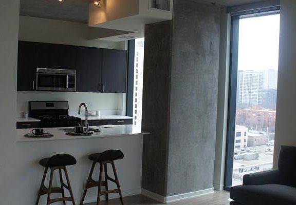 4th image of 1331 S Wabash Ave