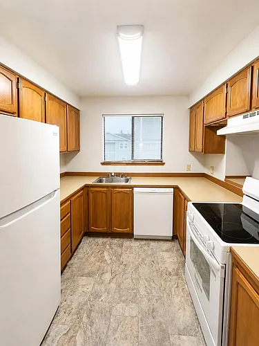 114 NW 3rd Pl E Photo 1