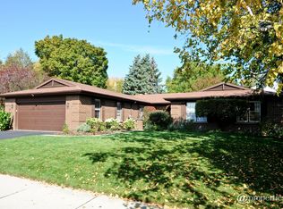 1356 Gordon Ter, Deerfield, IL 60015