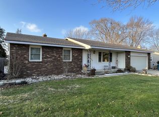 7757 Ridgewood Dr, Jenison, MI 49428