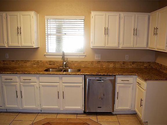 5th image of 1006 Bayou Vista Dr