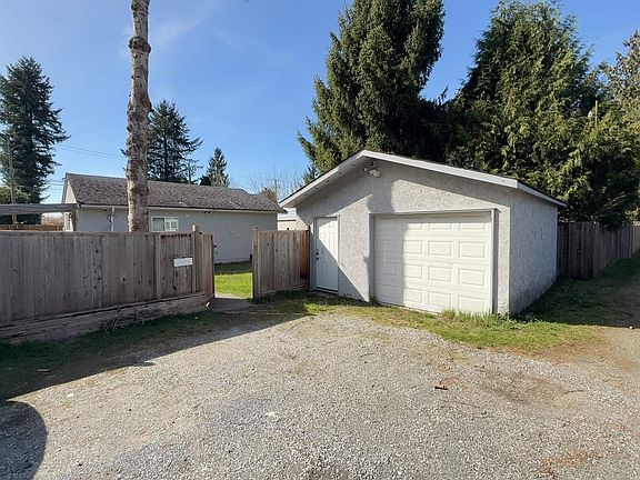 4th image of 11810 207th St