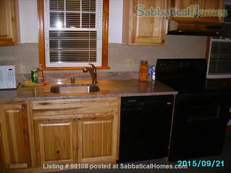 705 E Foster Ave — Photo 5