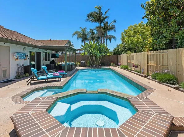 10324 Paseo Palmas Dr, Lakeside, CA 92040