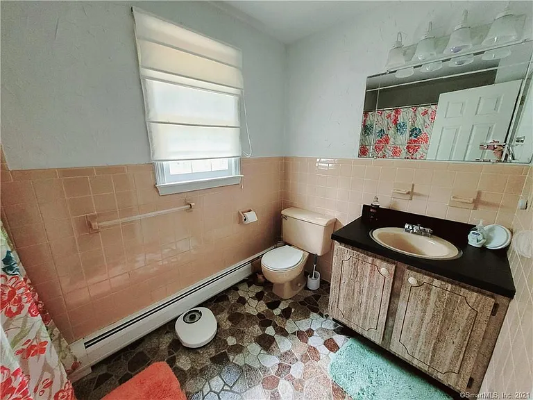 76 Union St #76 — Photo 4
