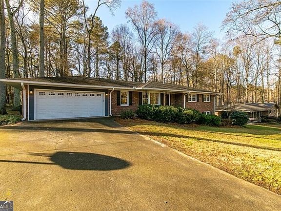 3rd image of 2805 Pine Hill Dr NW