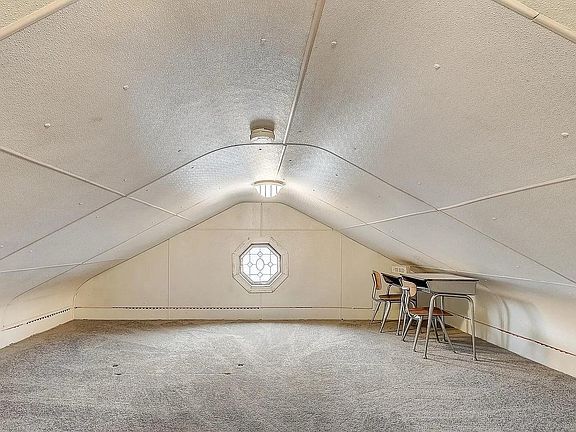 4th image of 530 Richards Rd