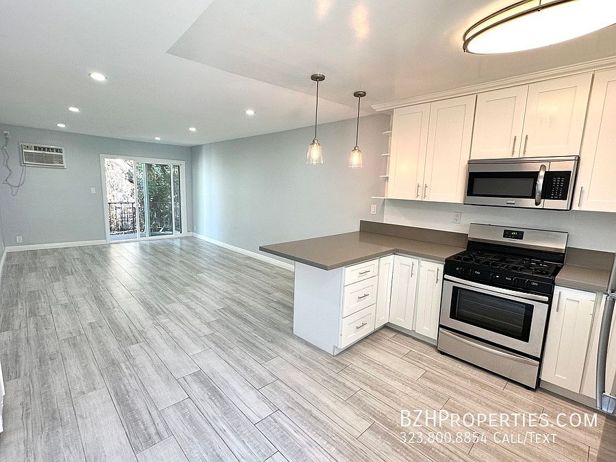 1st image of 3100 1/2 Bellevue Ave #314