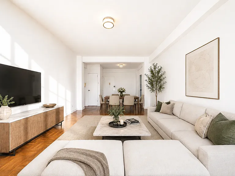 35 E 35th St #10-K — Photo 4