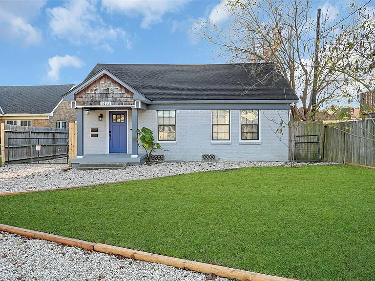 1633 Fourcade St #A — Photo 3
