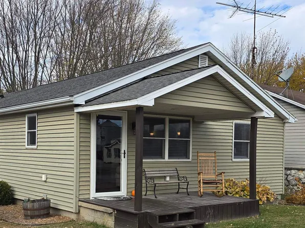 105 N Main St, Swayzee, IN 46986