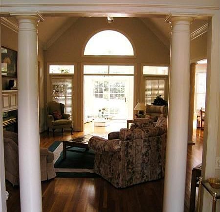 Impressive columns lead you into the greatroom and kitchen