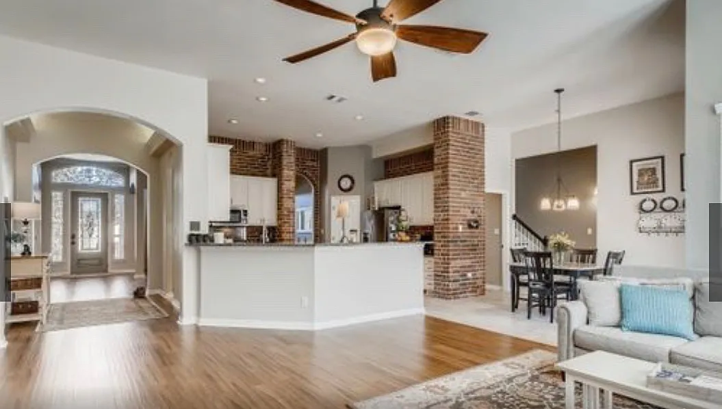 4 bed, 3528 sqft, $3,700 — Photo 4